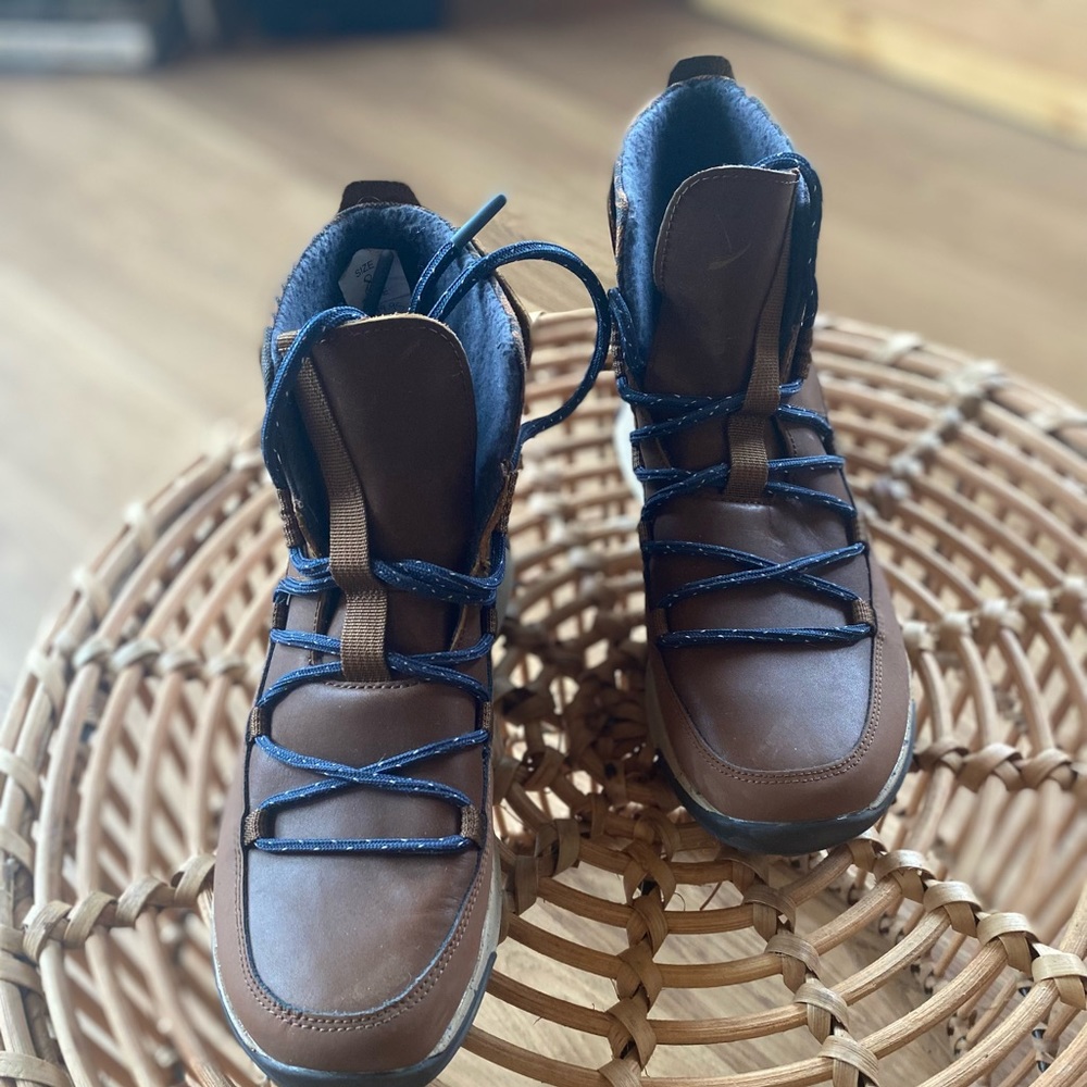 COPY - Chaco wedge waterproof boots